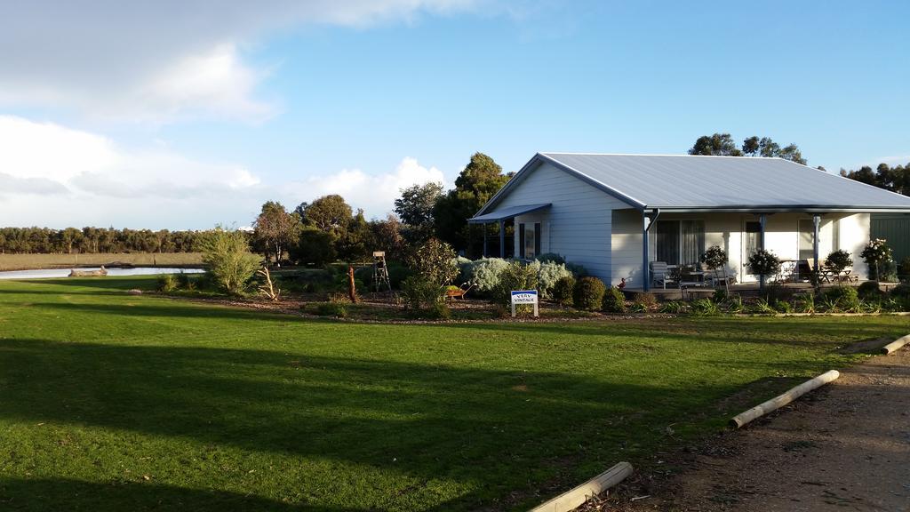 Linger Longer Cottages Port Elliot Exterior photo